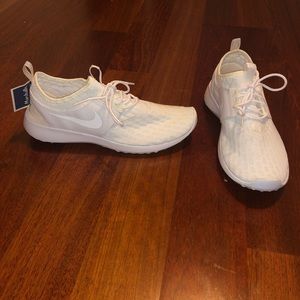 Nike Women’s Juvenate Sneaker White
